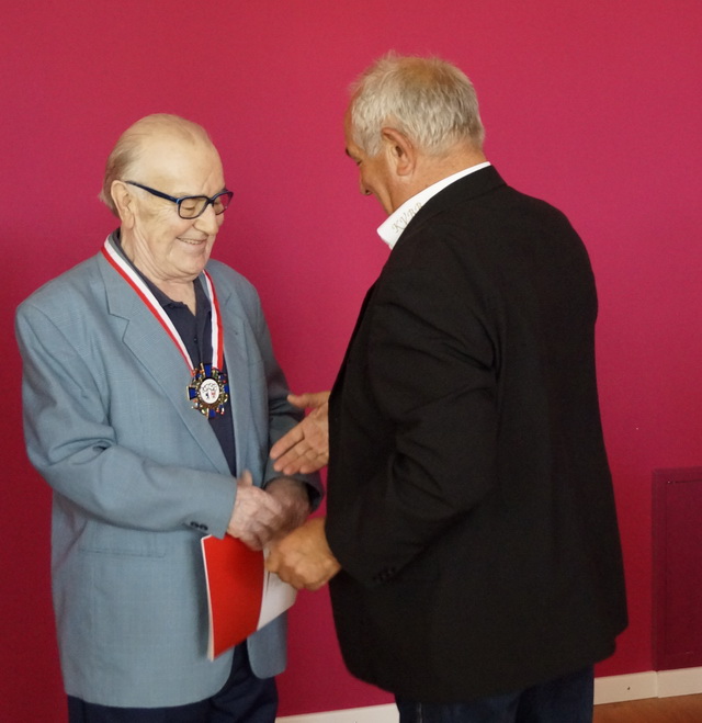 Auszeichnung von Dr. Hans Schubert mit dem Ehrenorden des KVBB