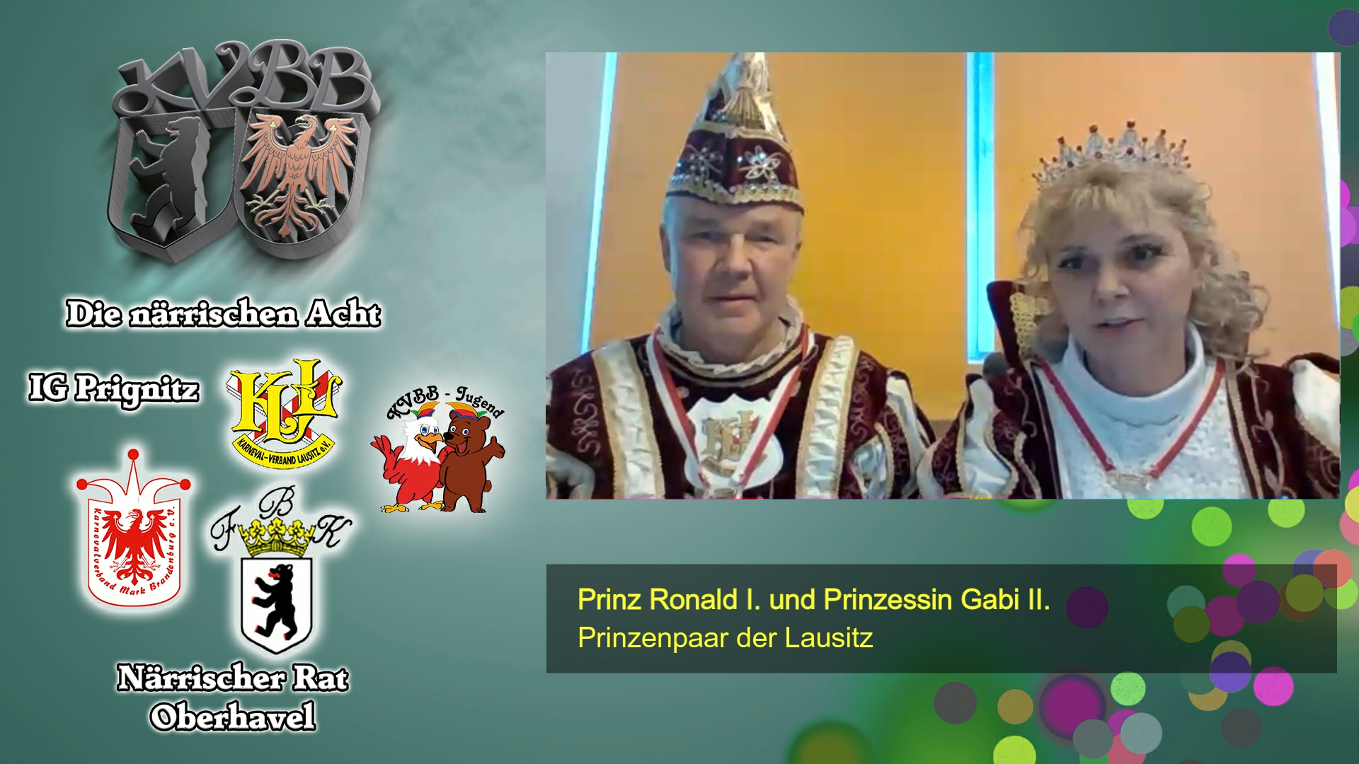 Der Präsident des Karnevalverbandes Berlin-Brandenburg e.V. Fred Witschel im Gespräch mit dem Prinzenpaar der Lausitz Prinz Ronald I. und Prinz Gabi II.